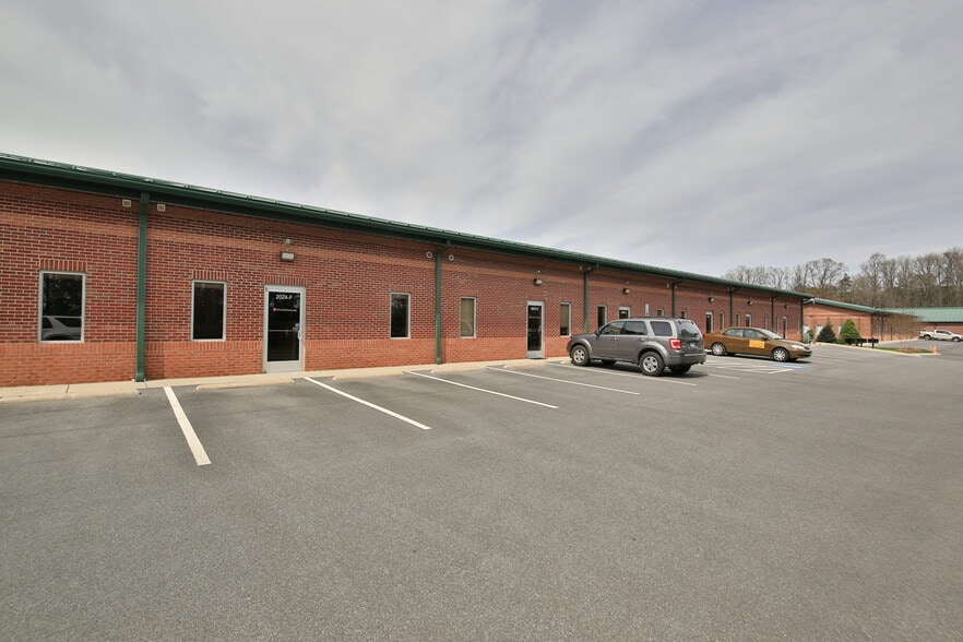 2024 Independence Commerce Dr, Matthews, NC for lease - Building Photo - Image 3 of 3