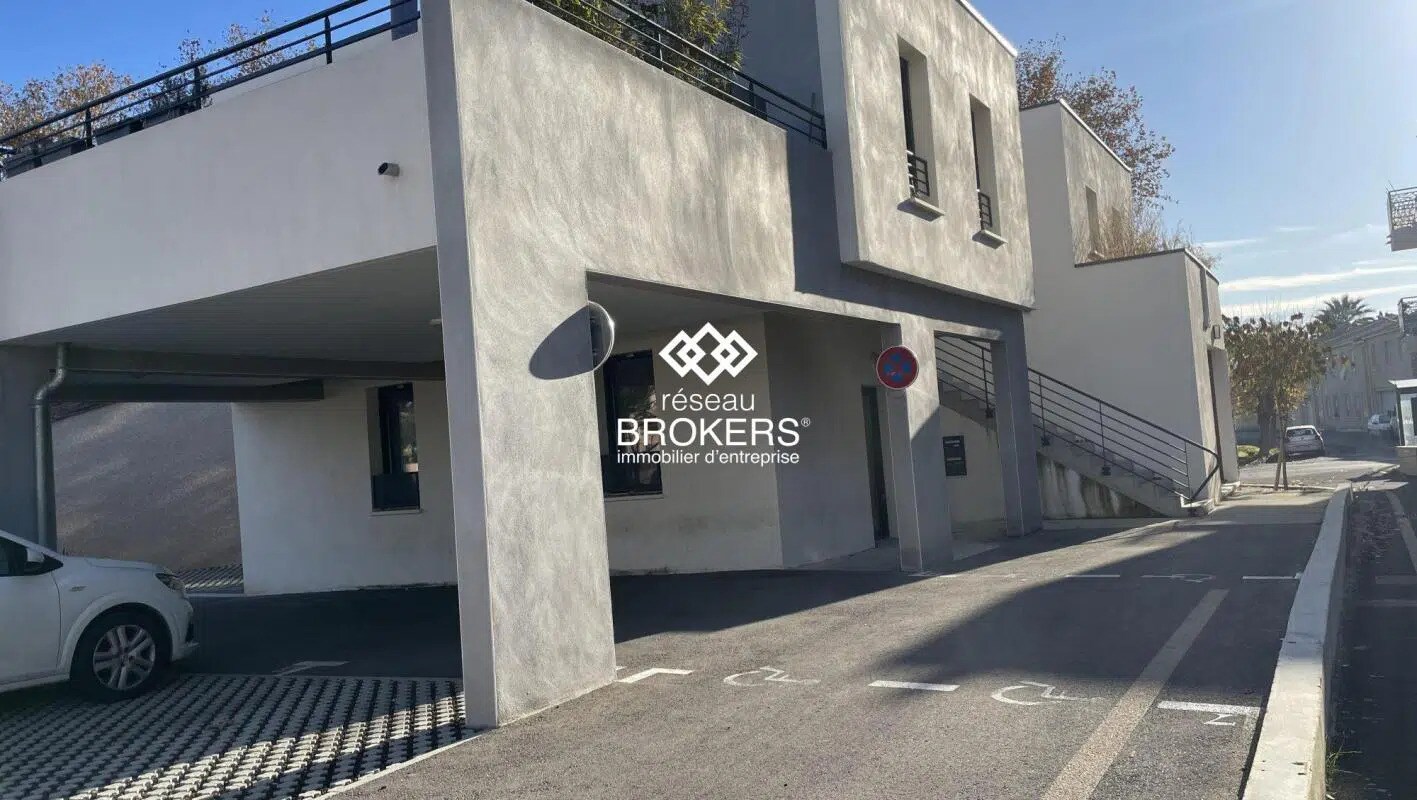 Office in Candillargues for lease Building Photo- Image 1 of 4