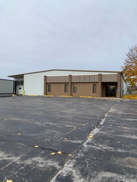 3146 Market St, Green Bay, WI for lease - Building Photo - Image 1 of 12