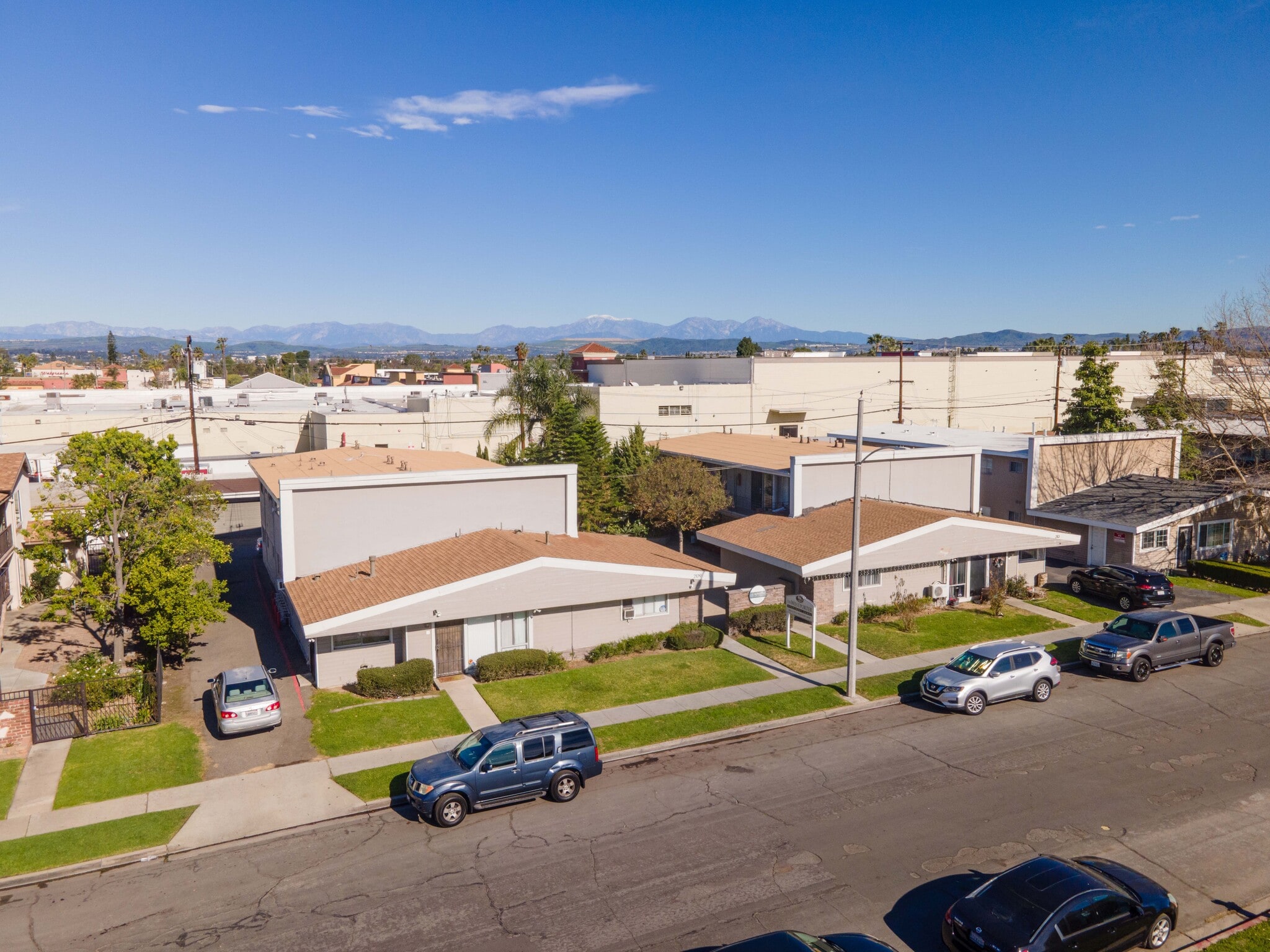 2109 E Westport Dr, Anaheim, CA for sale Primary Photo- Image 1 of 13