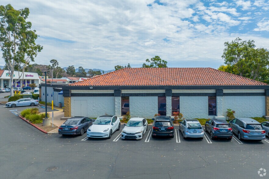 12312 Poway Rd, Poway, CA à vendre - Photo du bâtiment - Image 2 de 4