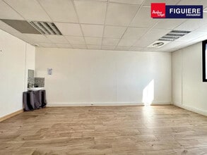 190 Rue Marcelle Isoard, Aix-en-Provence à louer Photo du bâtiment- Image 1 de 2