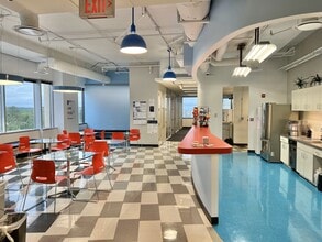 12851 Worldgate Dr, Herndon, VA for lease Interior Photo- Image 2 of 7