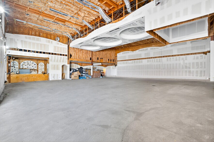 1161 N Vermont Ave, Los Angeles, CA à vendre - Photo du bâtiment - Image 3 de 13