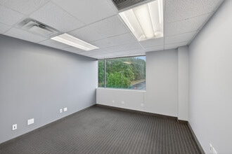 6 Technology Dr, Setauket, NY à louer Photo intérieure- Image 2 de 10