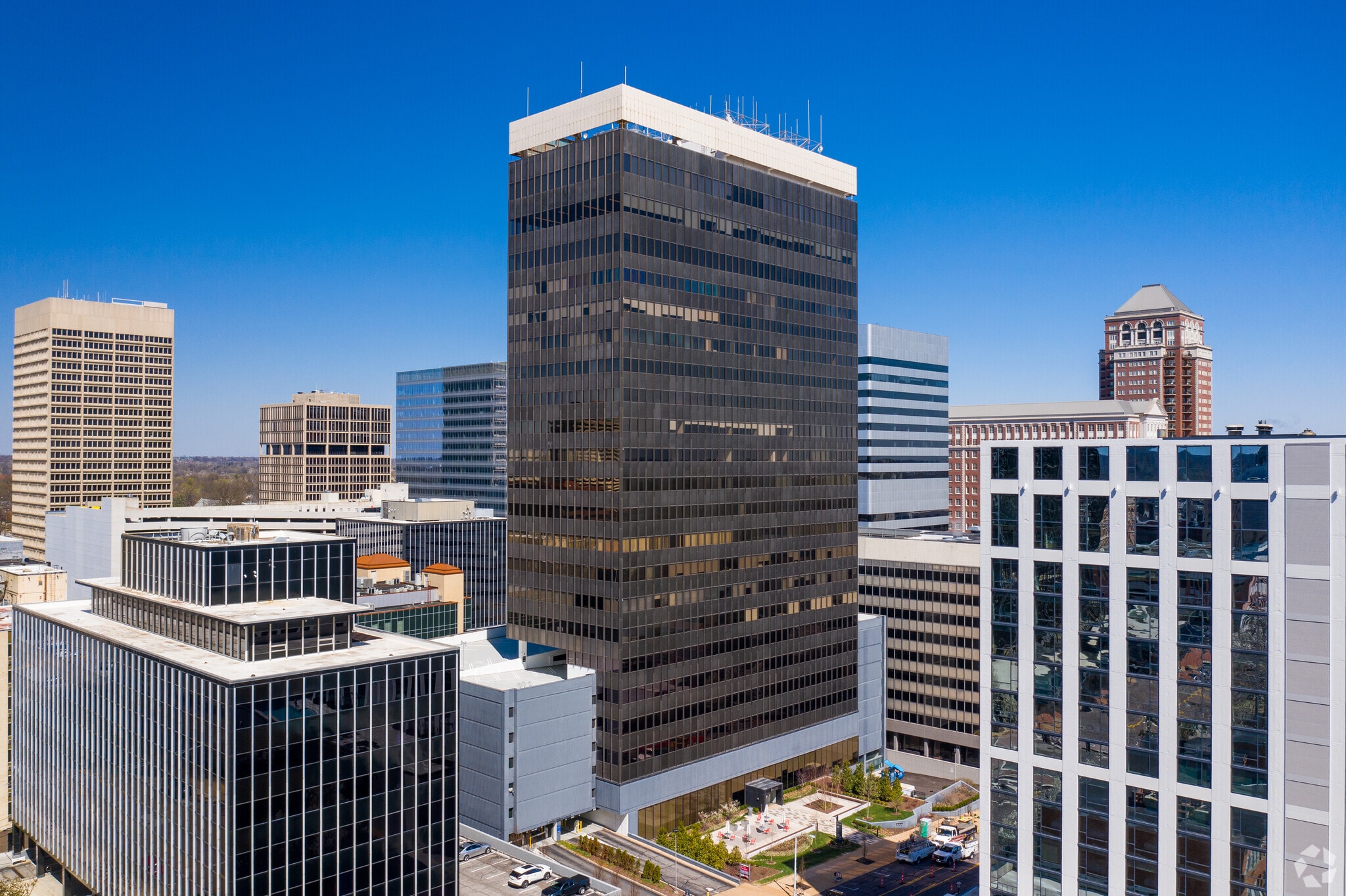 7777 Bonhomme Ave, Clayton, MO for lease Building Photo- Image 1 of 14