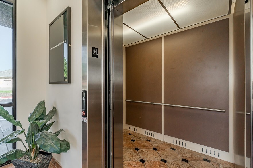 1575 RedBud Blvd, McKinney, TX à louer - Hall d’entrée - Image 2 de 39