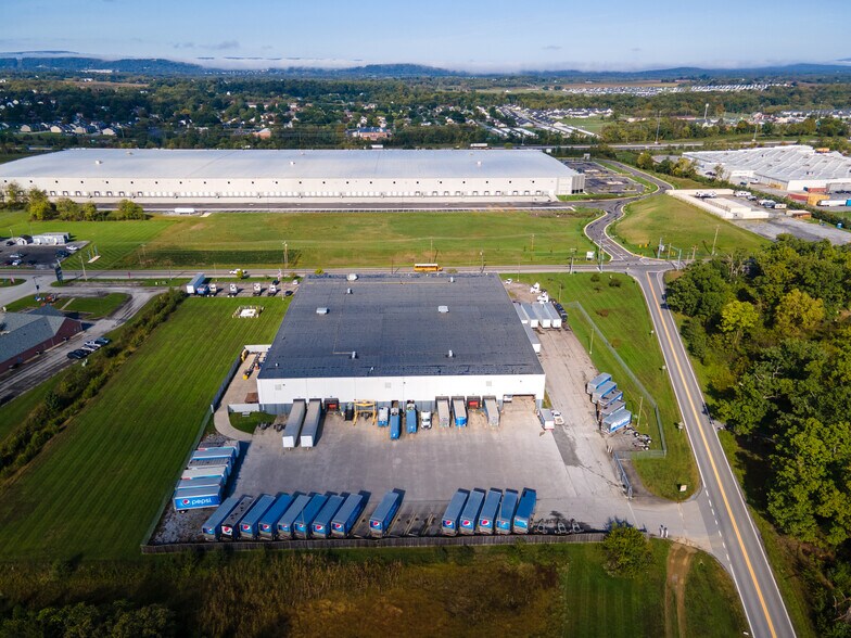 5158 Williamsport Pike, Martinsburg, WV à louer - Photo du bâtiment - Image 3 de 14