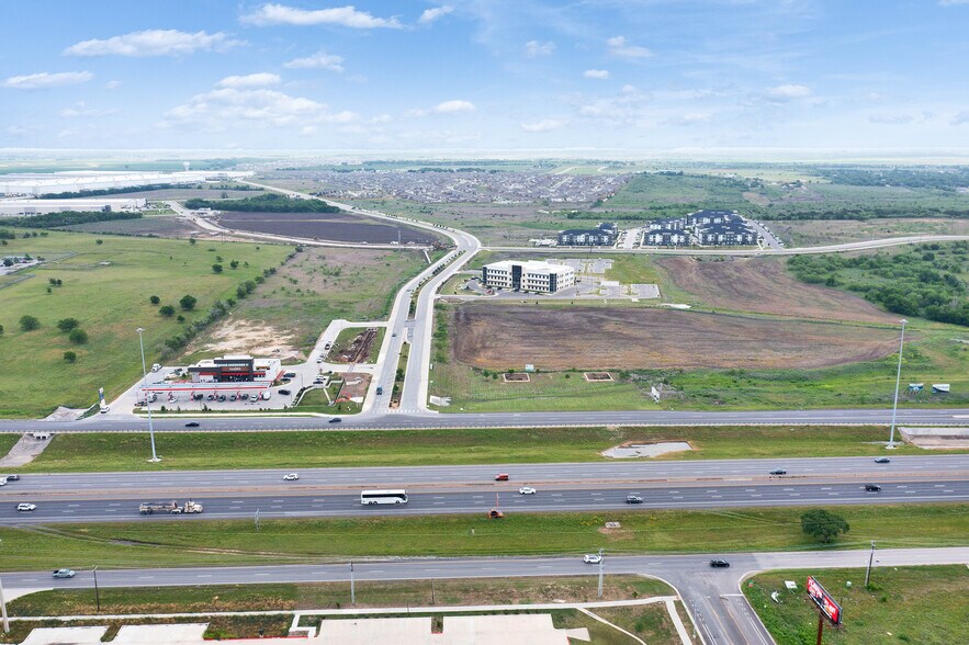 IH 35, San Marcos, TX à vendre - Photo du bâtiment - Image 1 de 6