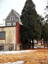 1032-1038 12th Ave, Grafton, WI à louer Photo du bâtiment- Image 2 de 26