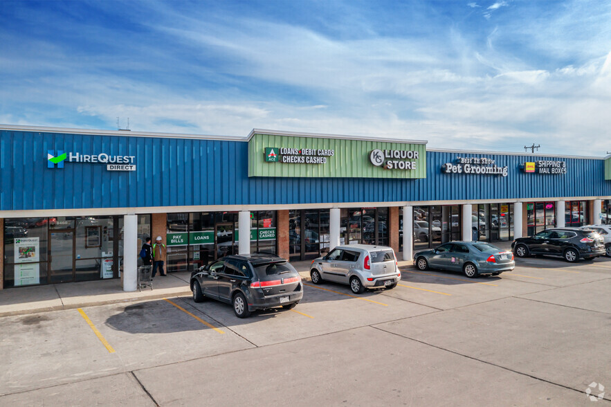 8434-8498 Fredericksburg Rd, San Antonio, TX for lease - Building Photo - Image 3 of 10