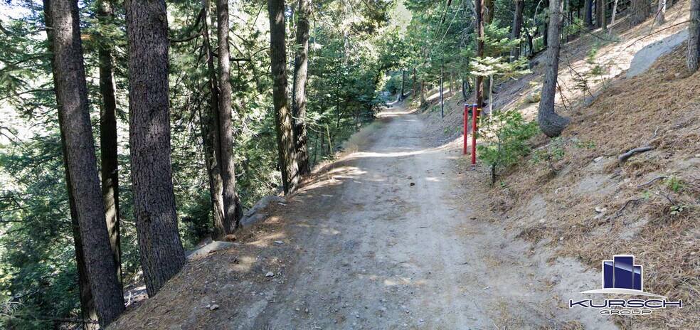 Scenic View Drive, Crestline, CA à vendre - Photo du bâtiment - Image 2 de 4