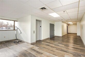 239 Silas Deane Hwy, Wethersfield, CT à louer Photo intérieure- Image 1 de 2