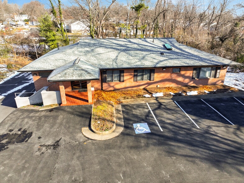 1502 Featherstone Rd, Woodbridge, VA for sale - Building Photo - Image 3 of 36