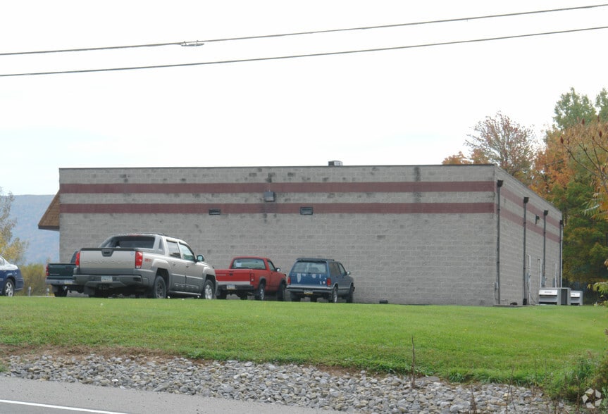 270 Brushy Ridge Rd, Montoursville, PA à louer - Photo du bâtiment - Image 2 de 2