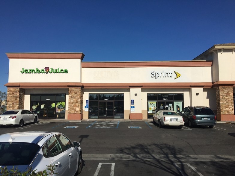 1445-1451 Hulsey Way, Manteca, CA for lease - Building Photo - Image 2 of 4