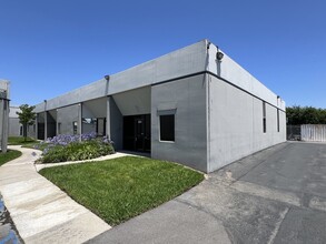 1126-1140 E Chestnut Ave, Santa Ana, CA for lease Building Photo- Image 1 of 9