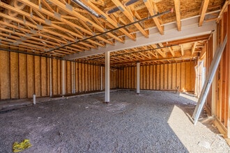 5765 Commercial St SE, Salem, OR à louer Photo intérieure- Image 2 de 2