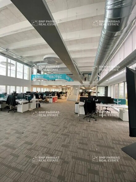 132 Allée Des Mannequins, Villeneuve-d'Ascq à louer - Photo du bâtiment - Image 3 de 22