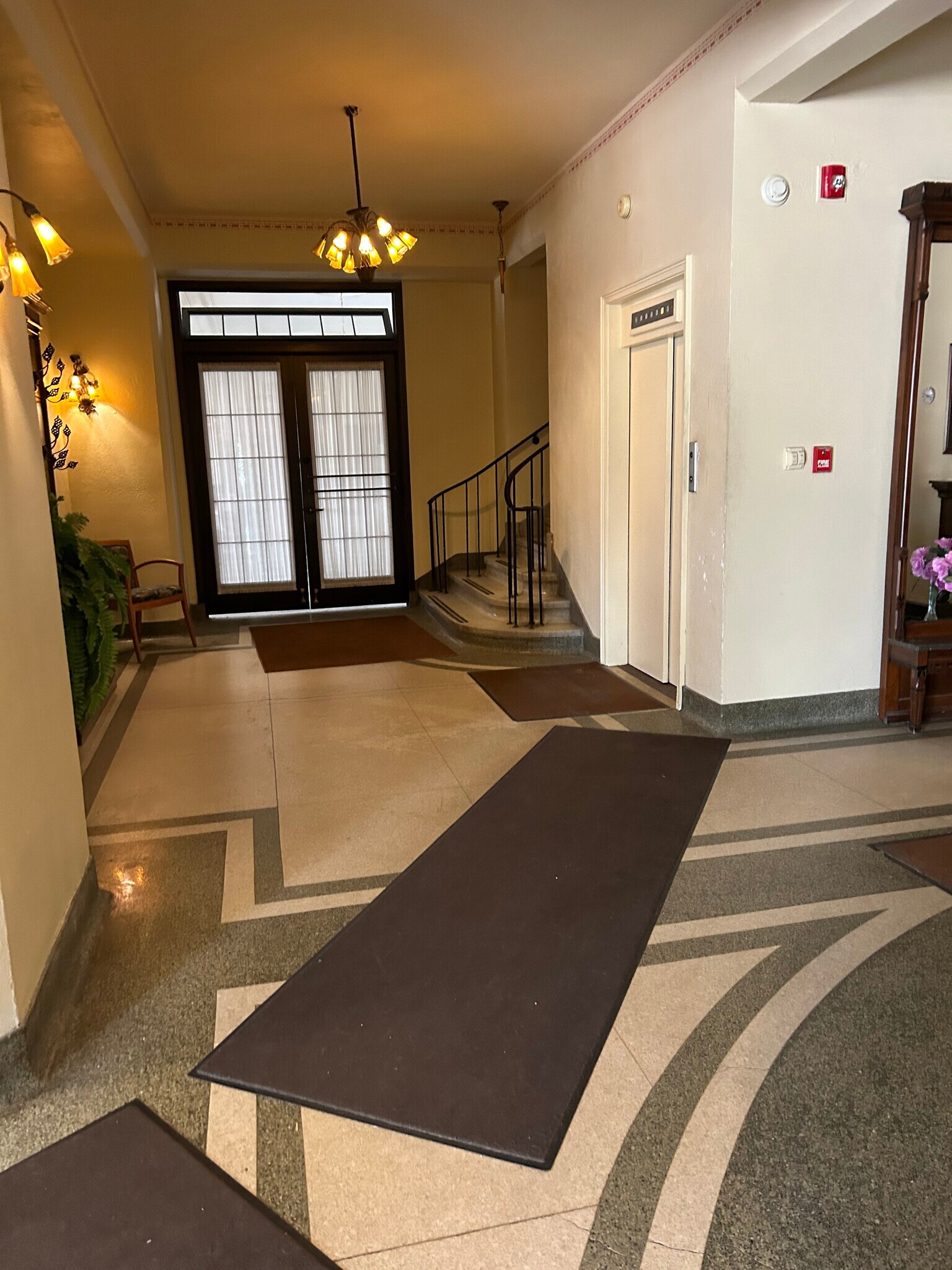 103 E Maple Ave, Beaver Dam, WI à louer Photo principale- Image 1 de 11