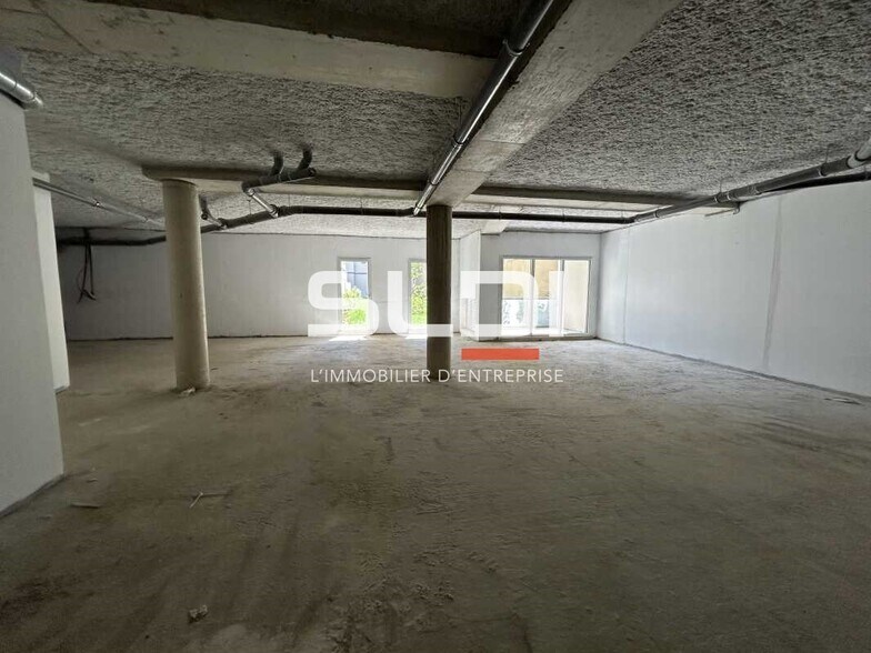 Rue Gantillon, Villefranche-sur-Saône for lease - Interior Photo - Image 3 of 5