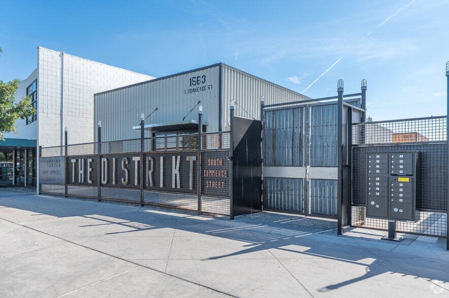 1561 Commerce st, Las Vegas, NV for lease - Building Photo - Image 2 of 16