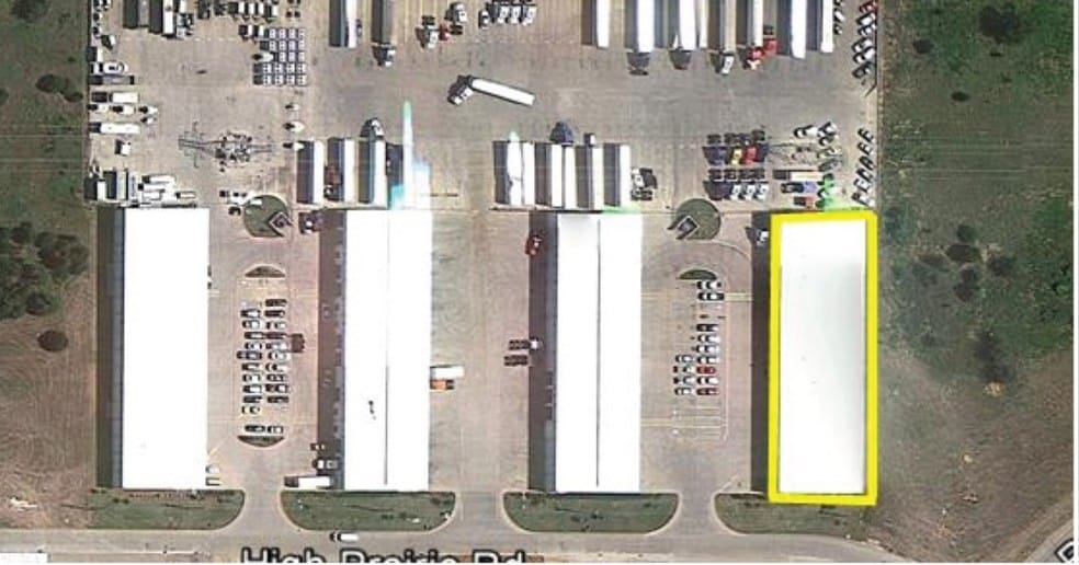 1850 High Prairie Rd, Grand Prairie, TX for lease - Building Photo - Image 2 of 4