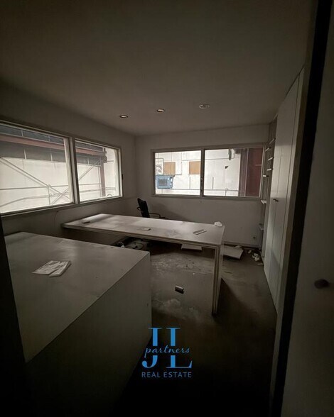 Flex in Mérignac for lease - Interior Photo - Image 1 of 10