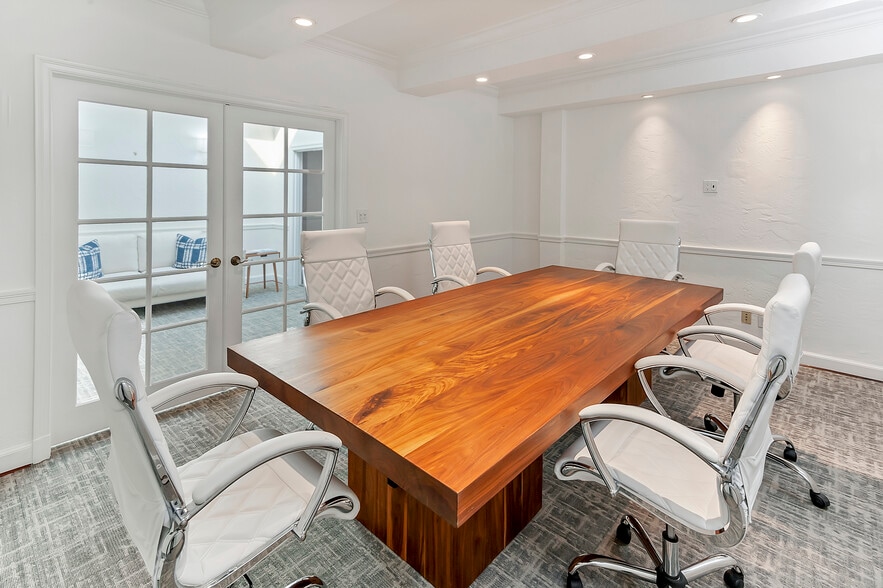 214 Brazilian Ave, Palm Beach, FL à louer - Photo intérieure - Image 2 de 11