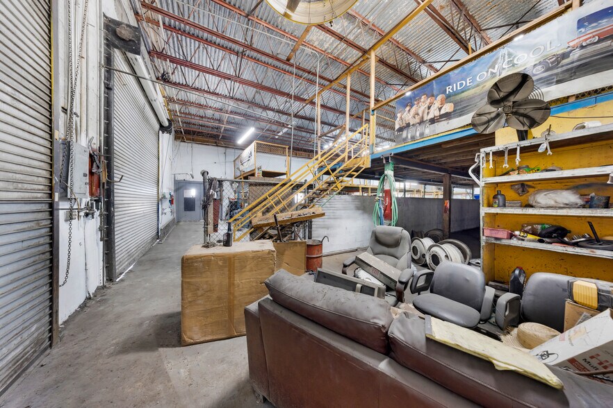 9630 NW South River Dr, Medley, FL à louer - Photo du bâtiment - Image 2 de 29