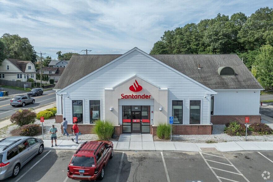 105 Meriden Rd, Waterbury, CT à vendre - Photo du bâtiment - Image 2 de 5