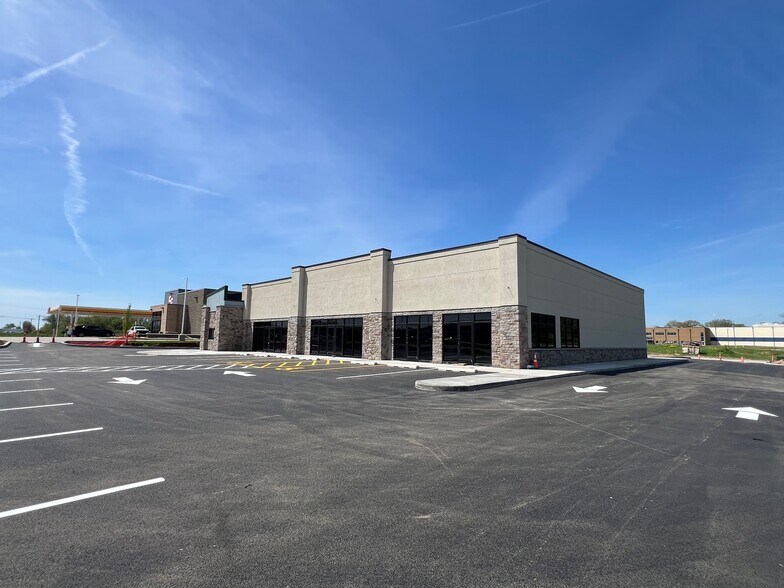 207 Scott Troy Rd, O'Fallon, IL à louer - Photo du bâtiment - Image 2 de 3