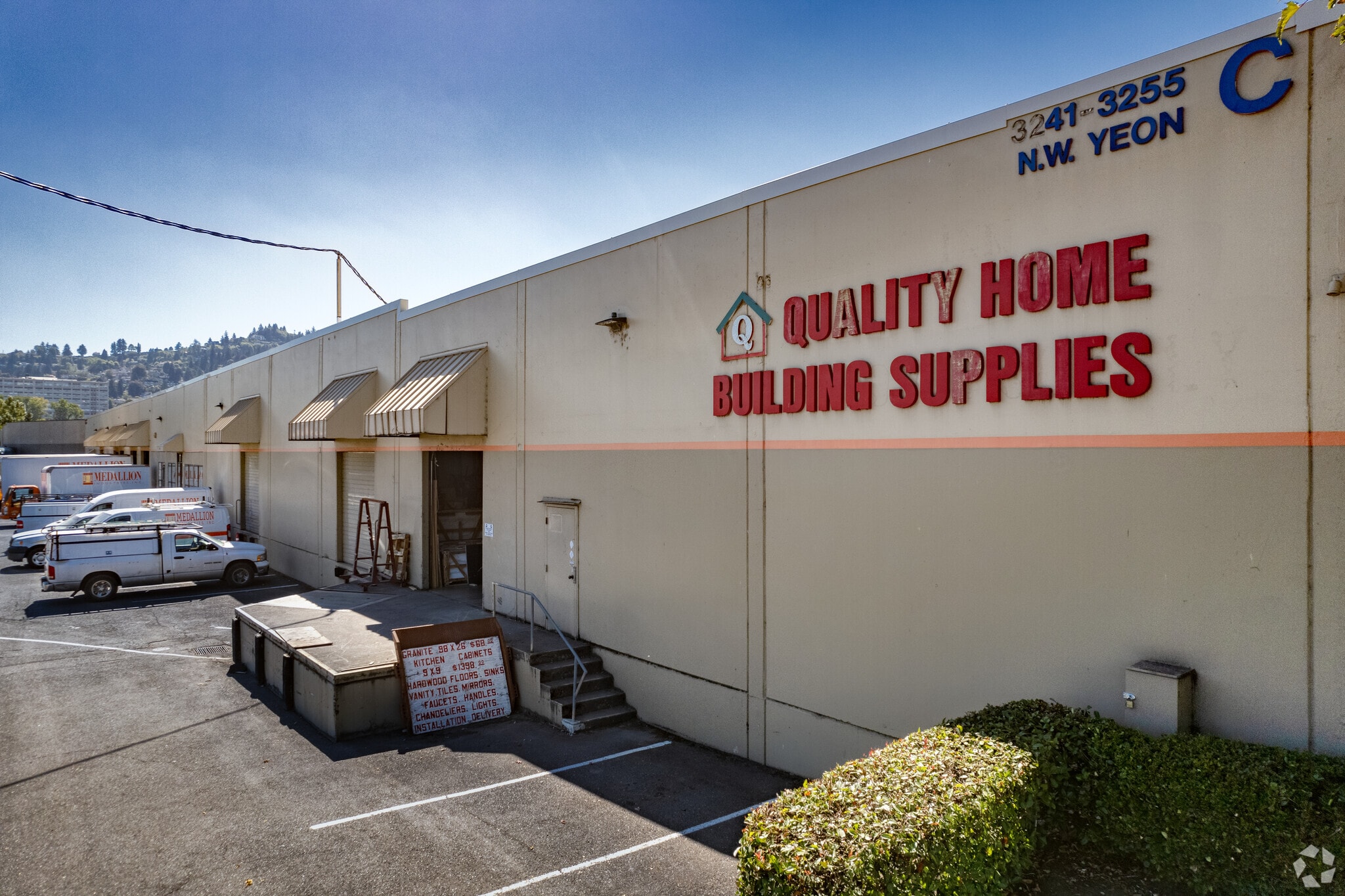 3241-3255 NW Yeon Ave, Portland, OR à louer Photo du bâtiment- Image 1 de 7