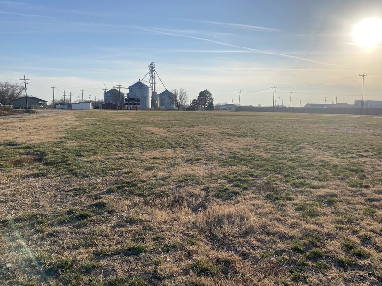 501 Crawford St, Clay Center, KS for sale - Building Photo - Image 2 of 6