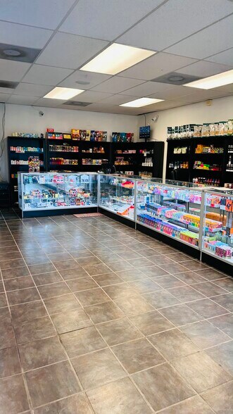 33490 Lexington Ave, De Soto, KS for lease - Building Photo - Image 2 of 5
