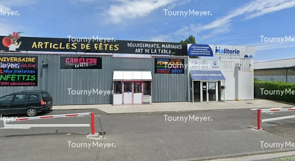 Retail in Toulouse for lease Building Photo- Image 1 of 3