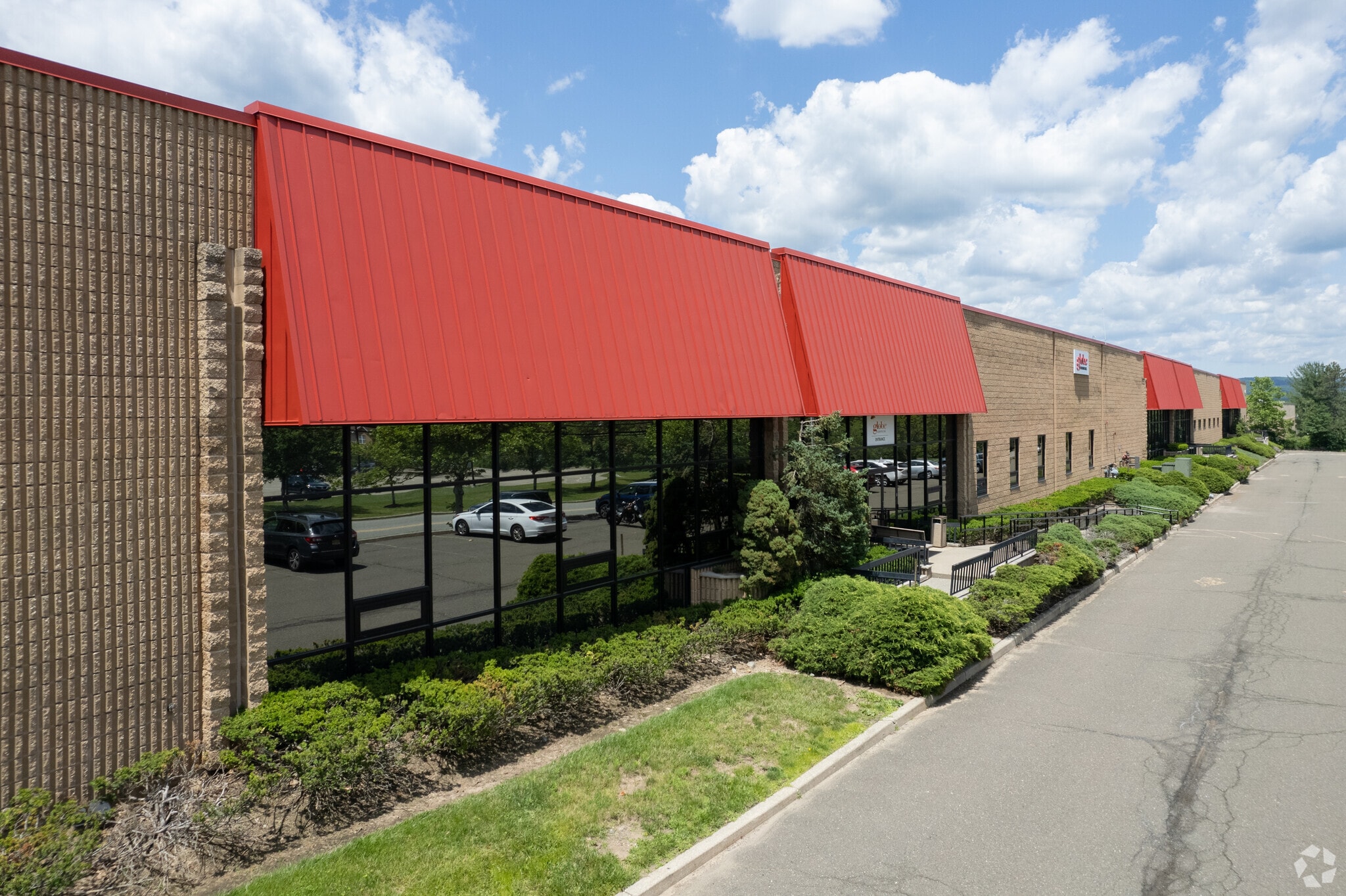 400 Corporate Dr, Mahwah, NJ for lease Primary Photo- Image 1 of 5