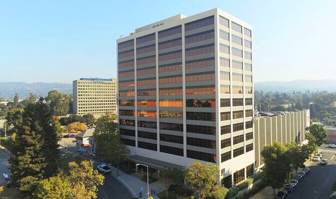 3300 Webster St, Oakland, CA à louer - Photo du bâtiment - Image 3 de 5