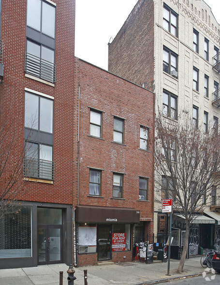 318 Bedford Ave, Brooklyn, NY for sale - Primary Photo - Image 1 of 1