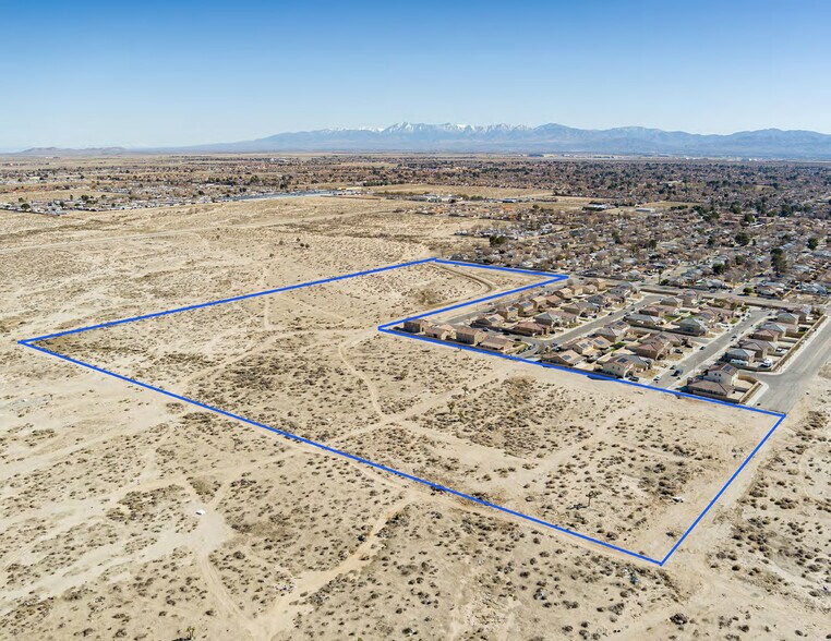 Robin Avenue, Lancaster, CA à vendre - Aérien - Image 3 de 4