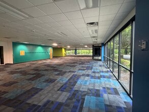 400 Butler Farm Rd, Hampton, VA for lease Interior Photo- Image 1 of 9