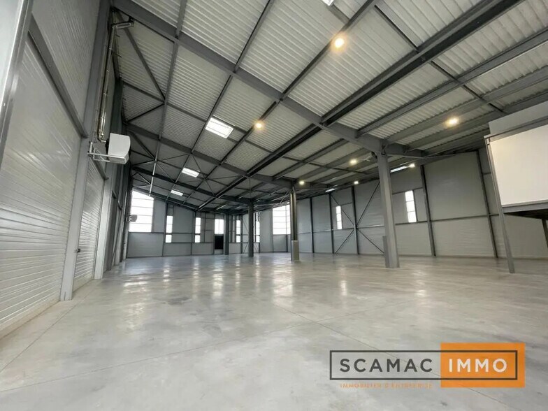 Industrial in Limeil-Brévannes for lease - Building Photo - Image 3 of 8