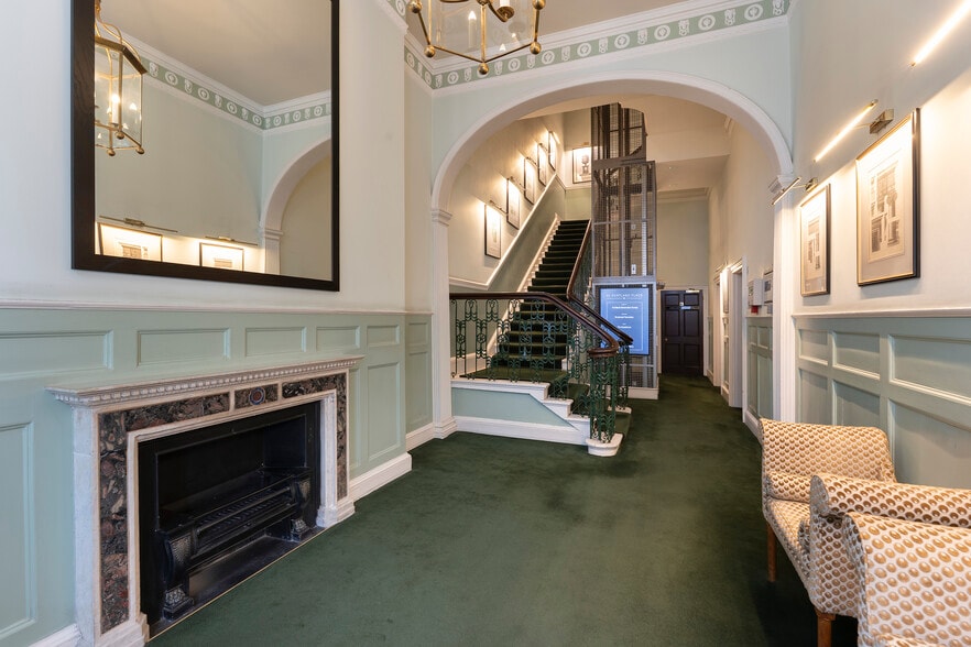 43 Portland Pl, London for lease - Lobby - Image 2 of 3