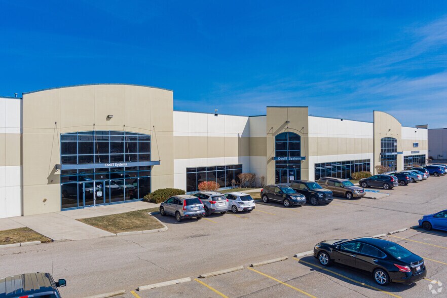 2928 Sunridge Way NE, Calgary, AB à louer - Photo du bâtiment - Image 3 de 4