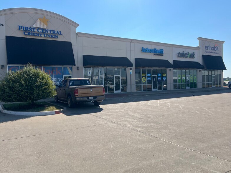 305 Coke Ave, Hillsboro, TX for lease - Building Photo - Image 2 of 12