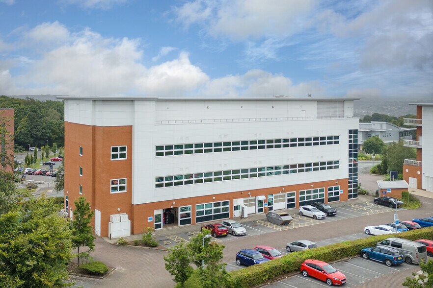 Basingstoke Rd, Keele for lease - Building Photo - Image 2 of 15