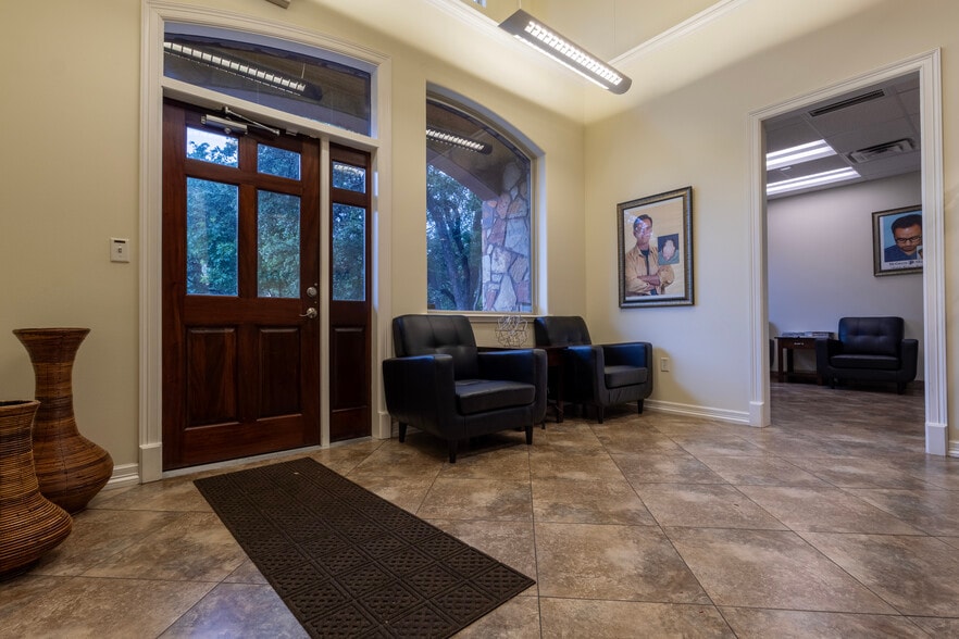 2500 W William Cannon Dr, Austin, TX for sale - Building Photo - Image 3 of 29