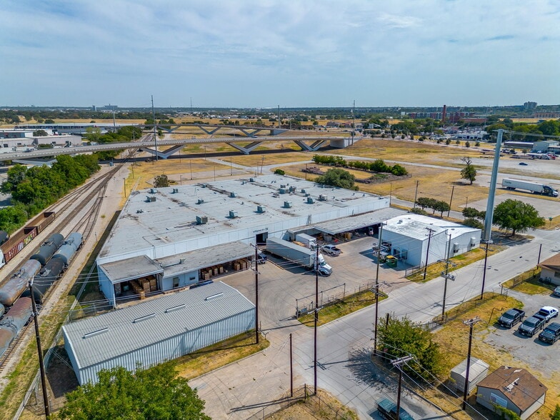 200 Greenleaf St, Fort Worth, TX à vendre - Photo du bâtiment - Image 2 de 13