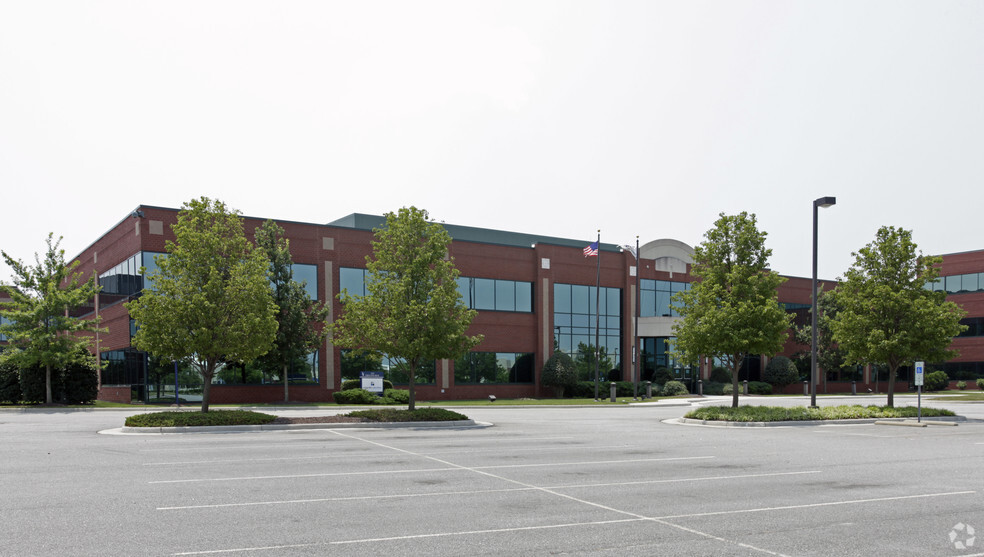 1313 Executive Blvd, Chesapeake, VA for lease - Building Photo - Image 3 of 11