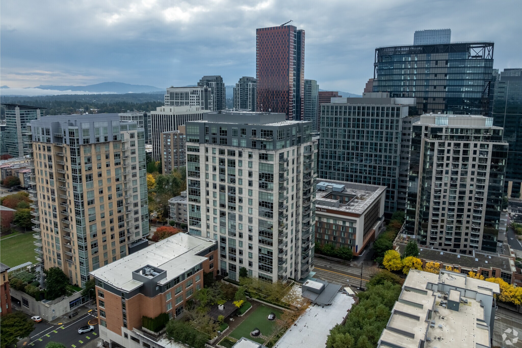 10710 NE 10th Ave, Bellevue, WA for sale Primary Photo- Image 1 of 1